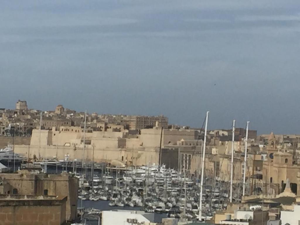 Casa Maria Tereza Bed & Breakfast Cospicua ภายนอก รูปภาพ